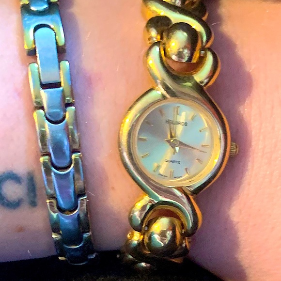 Helvetia Gold Tone Vintage Wristwatch women’s - Picture 4 of 4